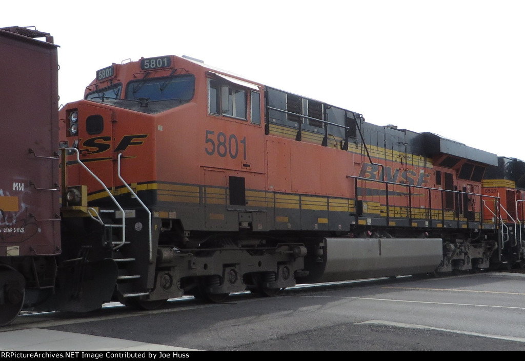 BNSF 5801